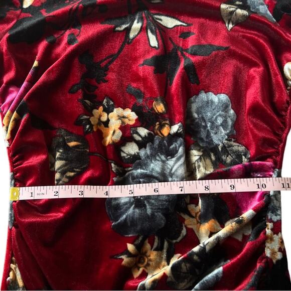 Vince Camuto Velvet Floral Ruched Short Sleeve Dress Size 2 - Picture 12 of 13